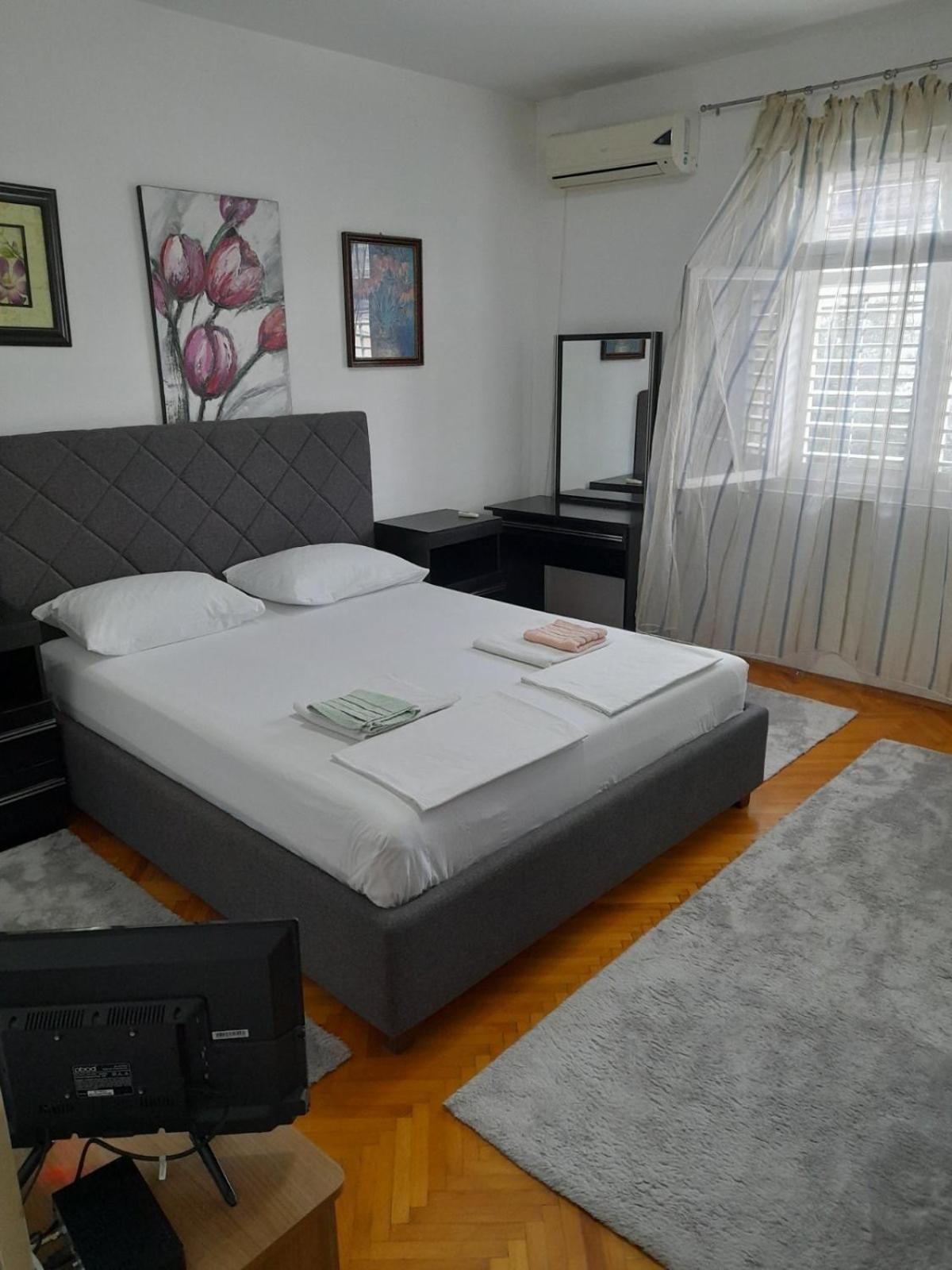 Anita Guest House Тиват Экстерьер фото