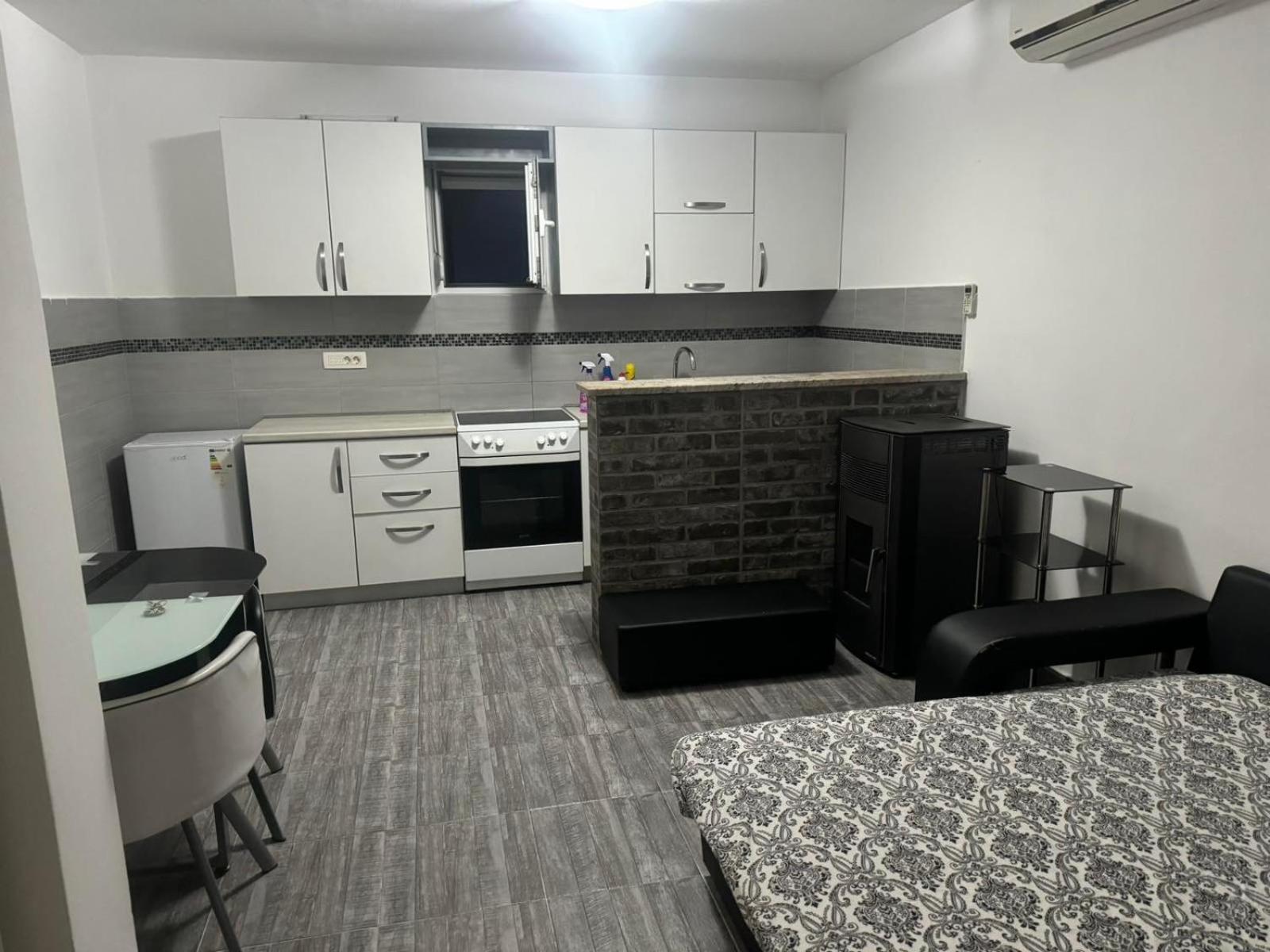 Anita Guest House Тиват Экстерьер фото